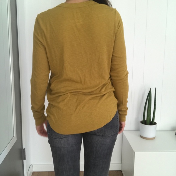 Soft Green/Yellow Longsleeve/Aerie - Picture 3 of 6